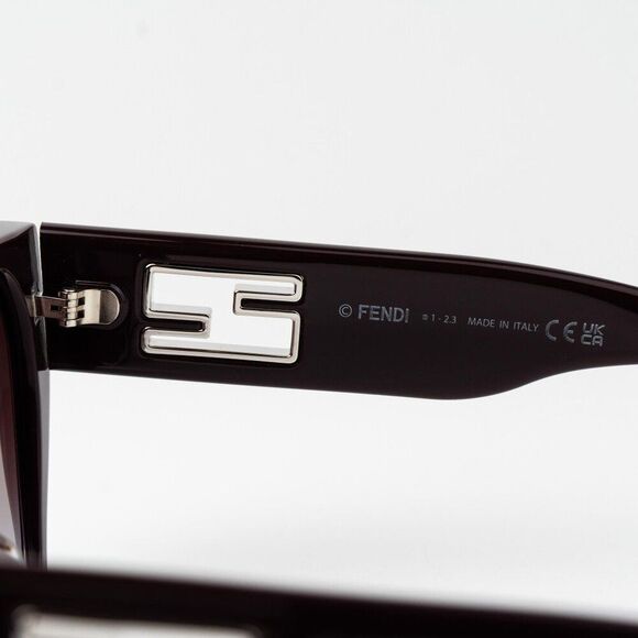 Fendi BAGUETTE Women Sunglasses Square Brown Gradient Bordeaux  FE40124F 81T main image 11